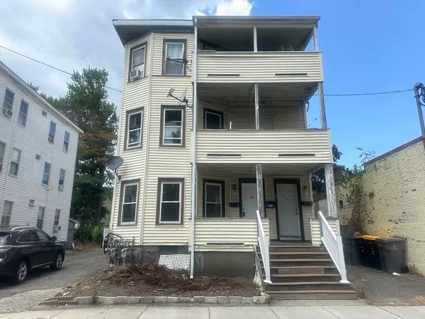 $2,400 | 124 Kendall Street, Unit 2, Framingham, MA 01702
