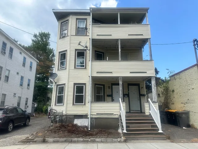 $2,700 | 124 Kendall Street, Unit 2, Framingham, MA 01702