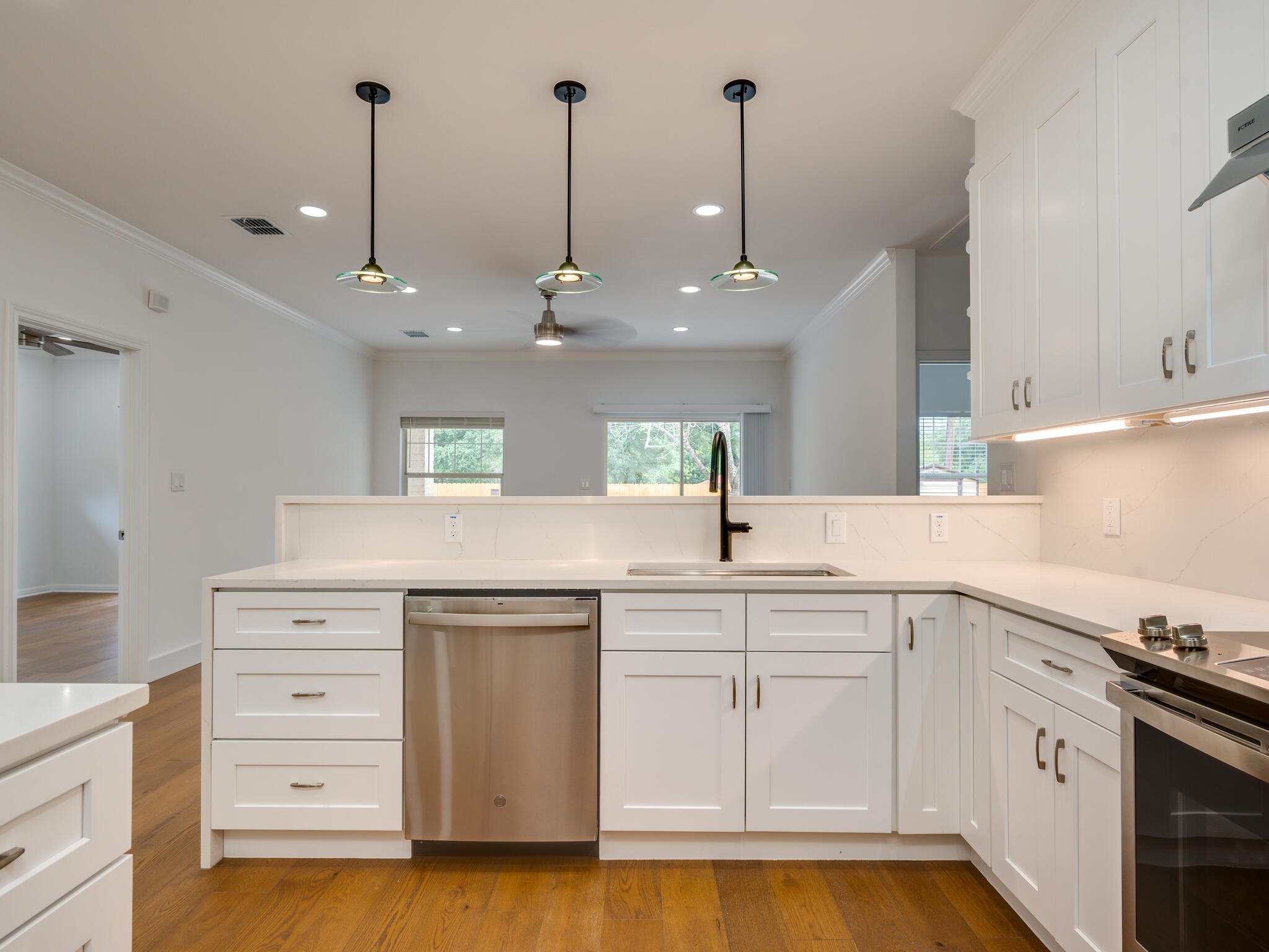 4601 Eilers Avenue Austin, TX 78751 - Photo 8 of 32