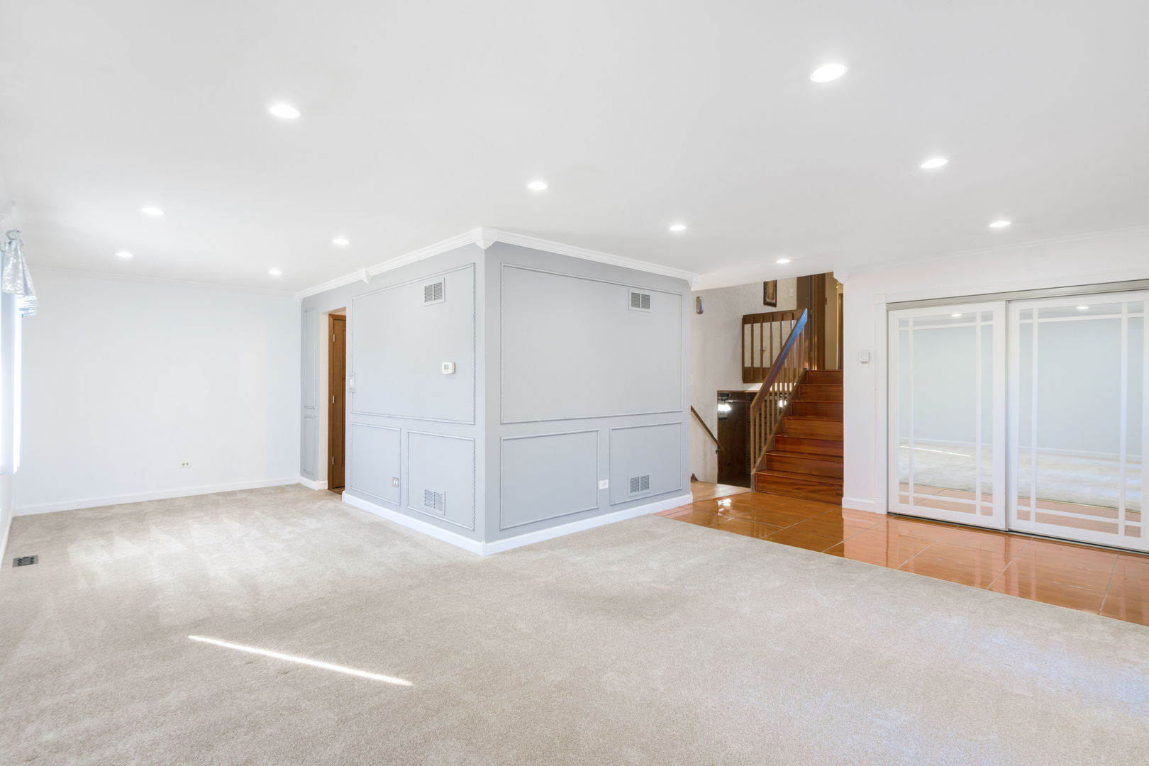 1200 Jacqueline Drive Crete, IL 60417 - Photo 4 of 21 a view of a room with gym equipment