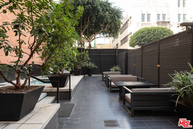 $568,000 | 460 South Spring Street, Unit 1015, Los Angeles, CA 90013