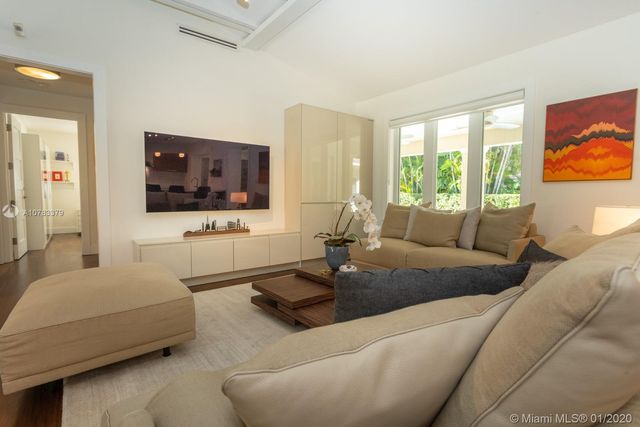 $1,360,000 | 6900 Capilla Street, Coral Gables, FL 33146