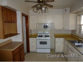 3318 Stanton Street Springfield, IL 62703 - Photo 3 of 9