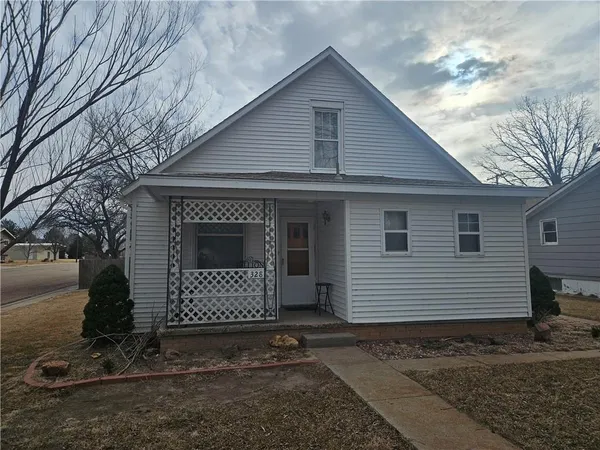 $115,000 | 328 Ericson Avenue, Sharon Springs, KS 67758
