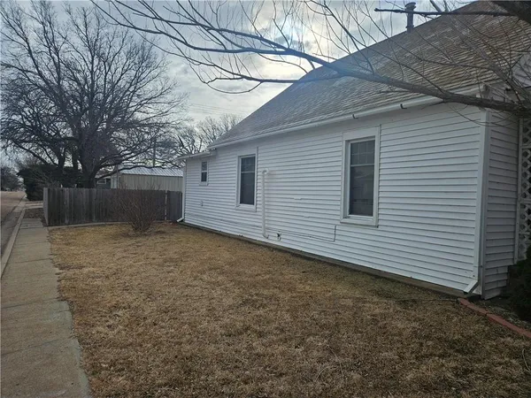 $115,000 | 328 Ericson Avenue, Sharon Springs, KS 67758
