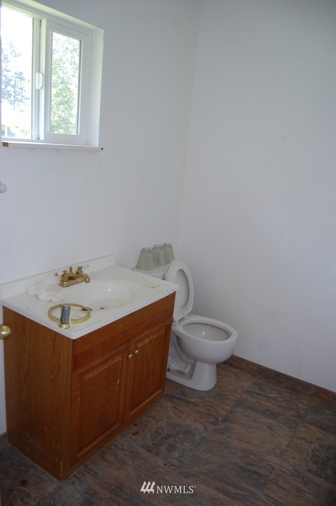 321 East Alderwood Road Belfair, WA 98528 - Photo 6 of 10 Gallery Image 6