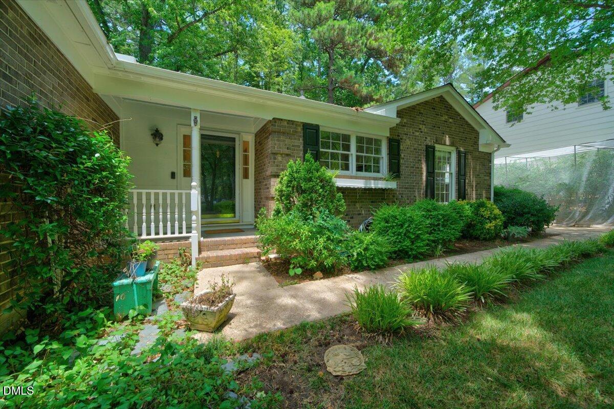 1120 Whippoorwill Lane Raleigh, NC 27609 - Photo 3 of 57 67-1120WhippoorwillLaneRaleigh_074_ZRL08