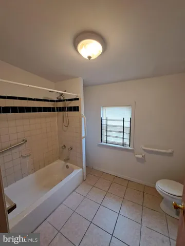 $950 | 528 Hart Lane, Philadelphia, PA 19134