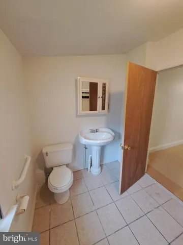 $950 | 528 Hart Lane, Philadelphia, PA 19134