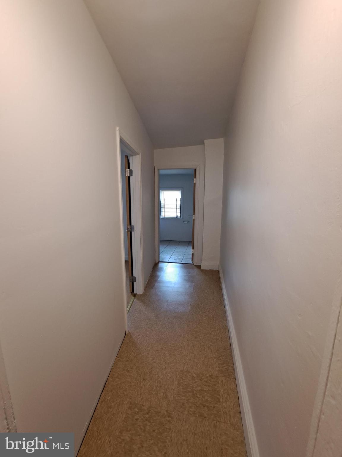 528 Hart Lane Philadelphia, PA 19134 - Photo 9 of 16 a view of gallery with window