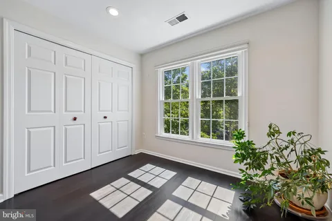 $750,000 | 5823 Linden Square Court, Unit 52, Rockville, MD 20852