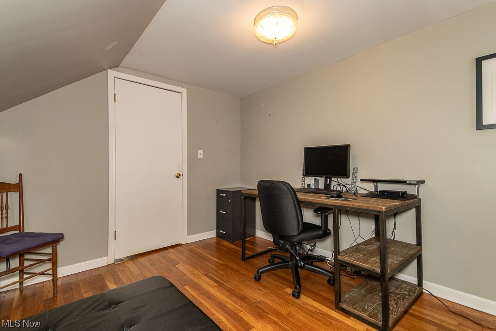 2419 Kingston Road Cleveland, OH 44118 - Photo 25 of 34 Gallery Image 25