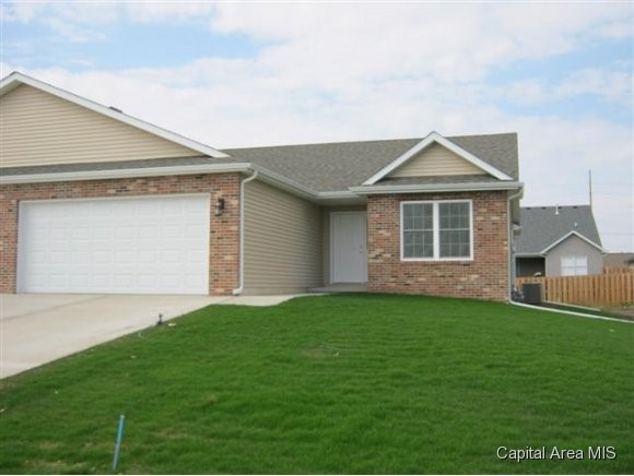 2909 Sandy Lane Springfield, IL 62711 - Photo 1 of 14