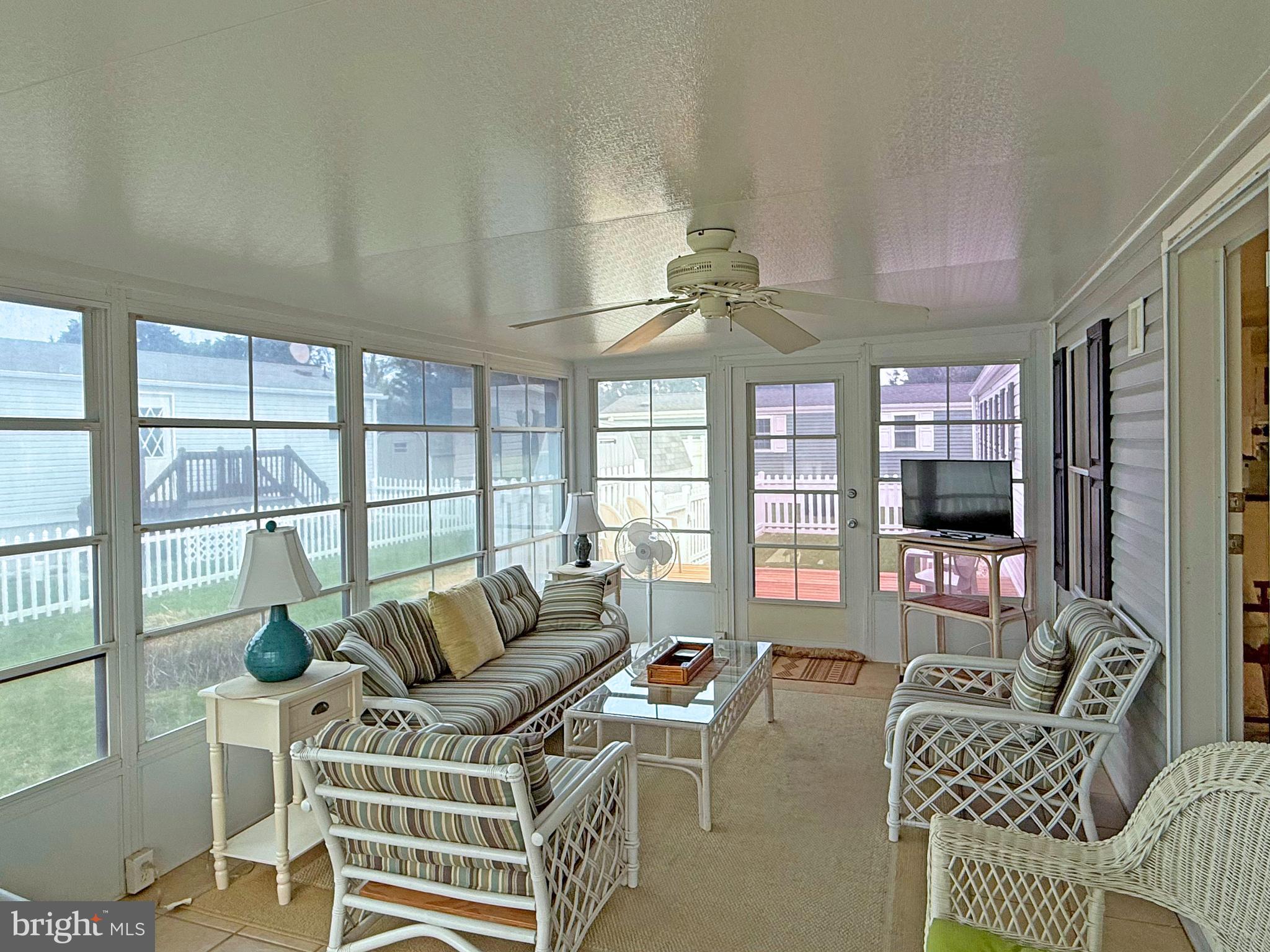 22 Sunnyfield Road, Unit E13 Rehoboth Beach, DE 19971 - Photo 2 of 36 VinylTech Porch