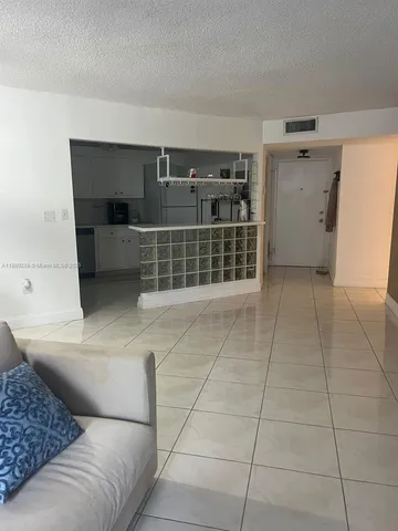 $1,900 | 2750 Northeast 183rd Street, Unit 1612, Aventura, FL 33160