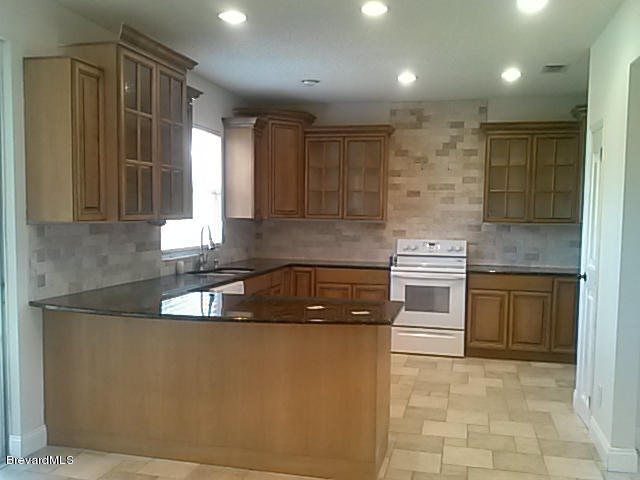 977 Riviera Point Drive Rockledge, FL 32955 - Photo 2 of 11 kit