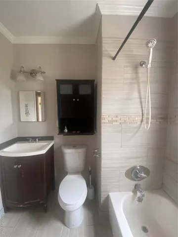 a bathroom with a tub
