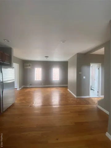 a view of empty room with window