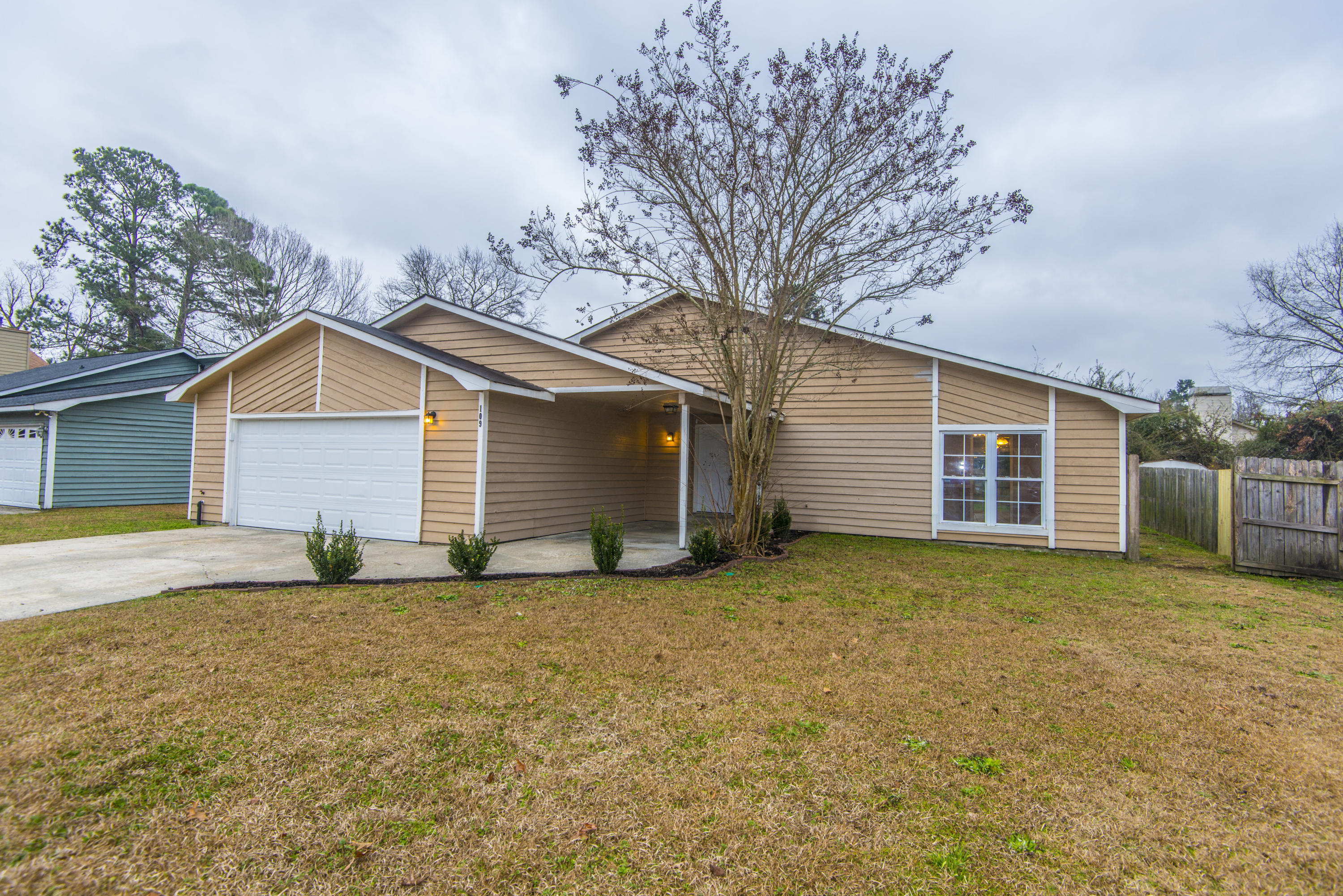 109 Coachman Lane Summerville, SC 29486 - Photo 2 of 44 _DSC4227 - Copy