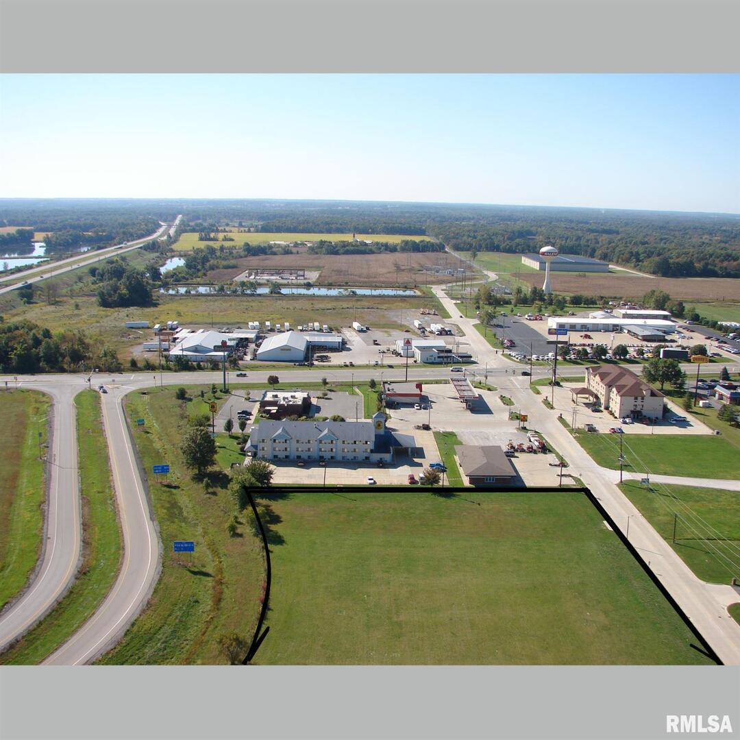 130 North Hotze Road Salem, IL 62881 - Photo 6 of 7 a view of a city