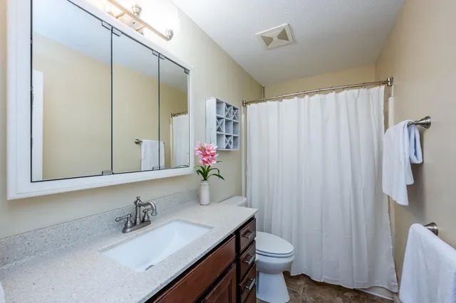 $299,900 | 1766 Poplar Path, Stevensville, MI 49127