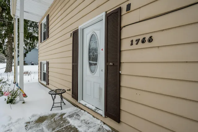 $299,900 | 1766 Poplar Path, Stevensville, MI 49127