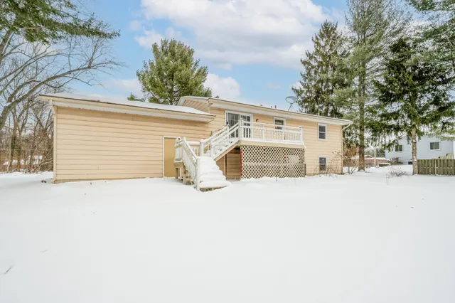 $299,900 | 1766 Poplar Path, Stevensville, MI 49127