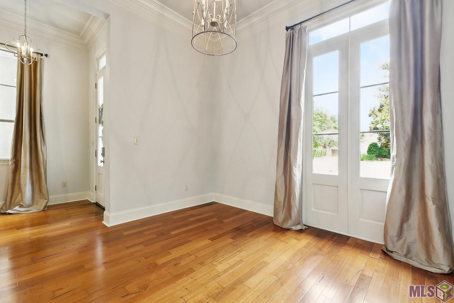 3005 Rue D Orleans Baton Rouge, LA 70810 - Photo 3 of 23 Dining/Flex space