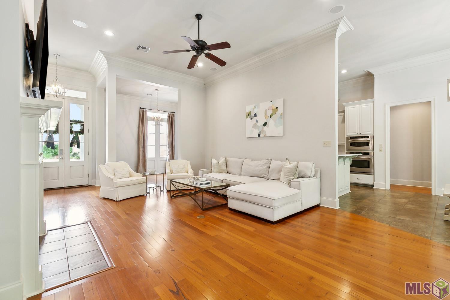3005 Rue D Orleans Baton Rouge, LA 70810 - Photo 4 of 23 Living room