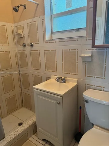 $1,000 | 401 Northeast 174th Street, North Miami Beach, FL 33162