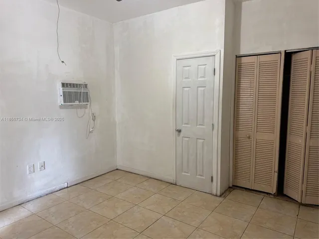 $1,000 | 401 Northeast 174th Street, North Miami Beach, FL 33162