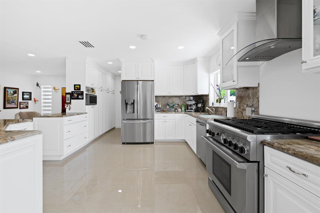 420 Southeast 13th Avenue Pompano Beach, FL 33060 - Photo 6 of 28