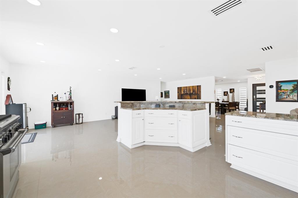 420 Southeast 13th Avenue Pompano Beach, FL 33060 - Photo 7 of 28