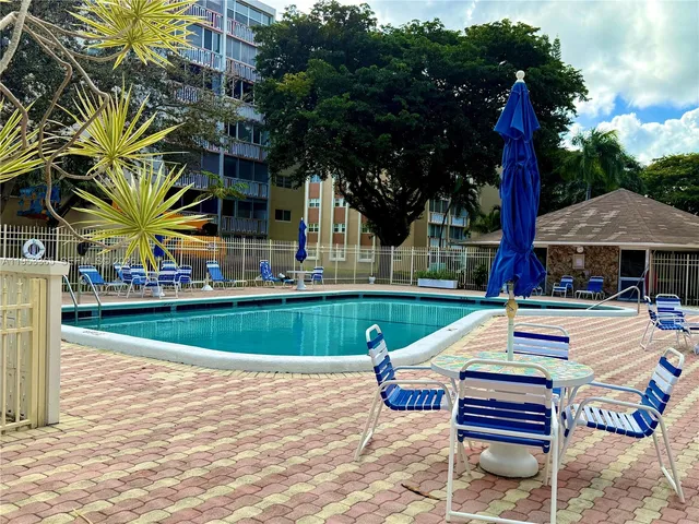$1,750 | 901 Northeast 14th Avenue, Unit 104, Hallandale Beach, FL 33009