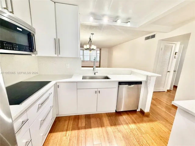 $1,750 | 901 Northeast 14th Avenue, Unit 104, Hallandale Beach, FL 33009