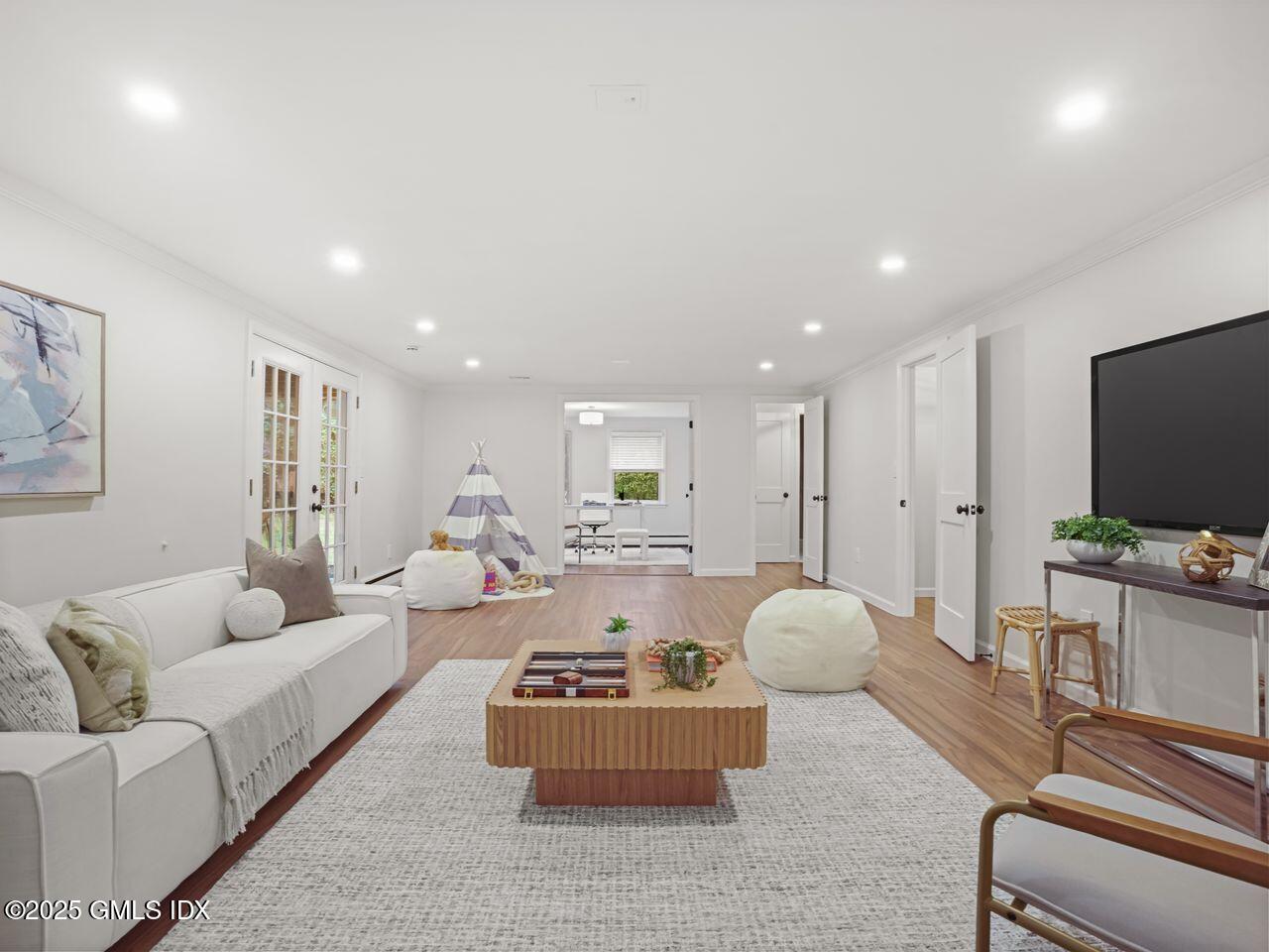 Welcome to 48 Meyer Place