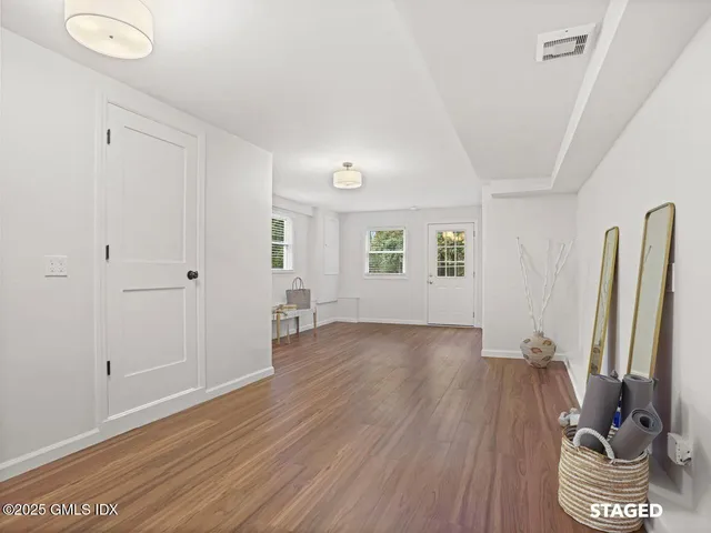 $10,000 | 48 Meyer Place, Riverside, CT 06878