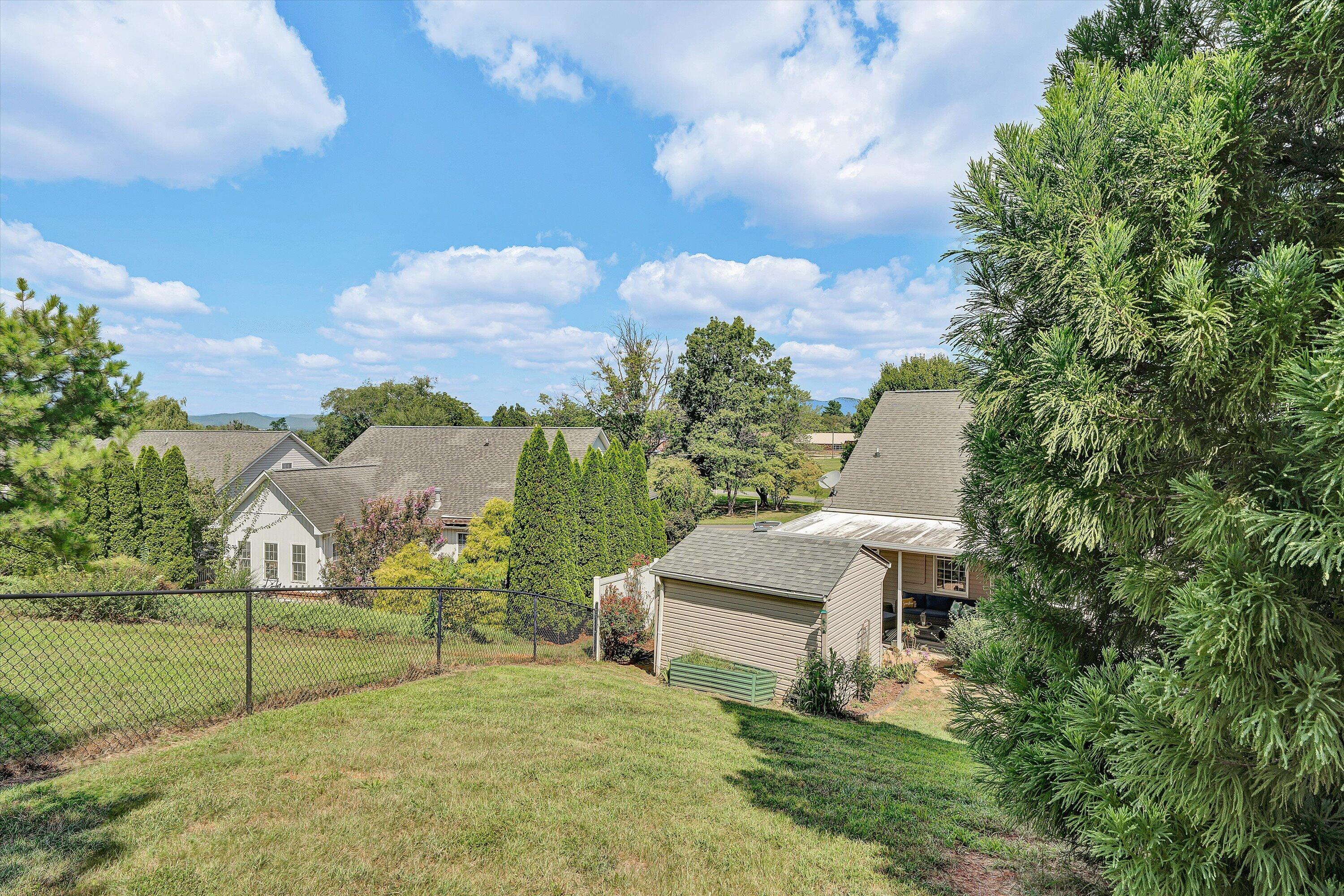 1235 Mountain View Road Vinton, VA 24179 - Photo 36 of 39 37-DSC00031