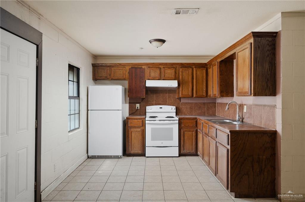 301 Elida Street Mission, TX 78573 - Photo 5 of 15