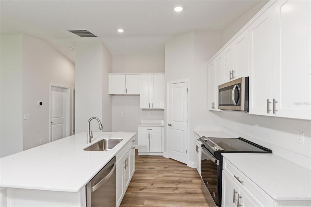 6182 Southwest 96th Place Ocala, FL 34476 - Photo 7 of 34