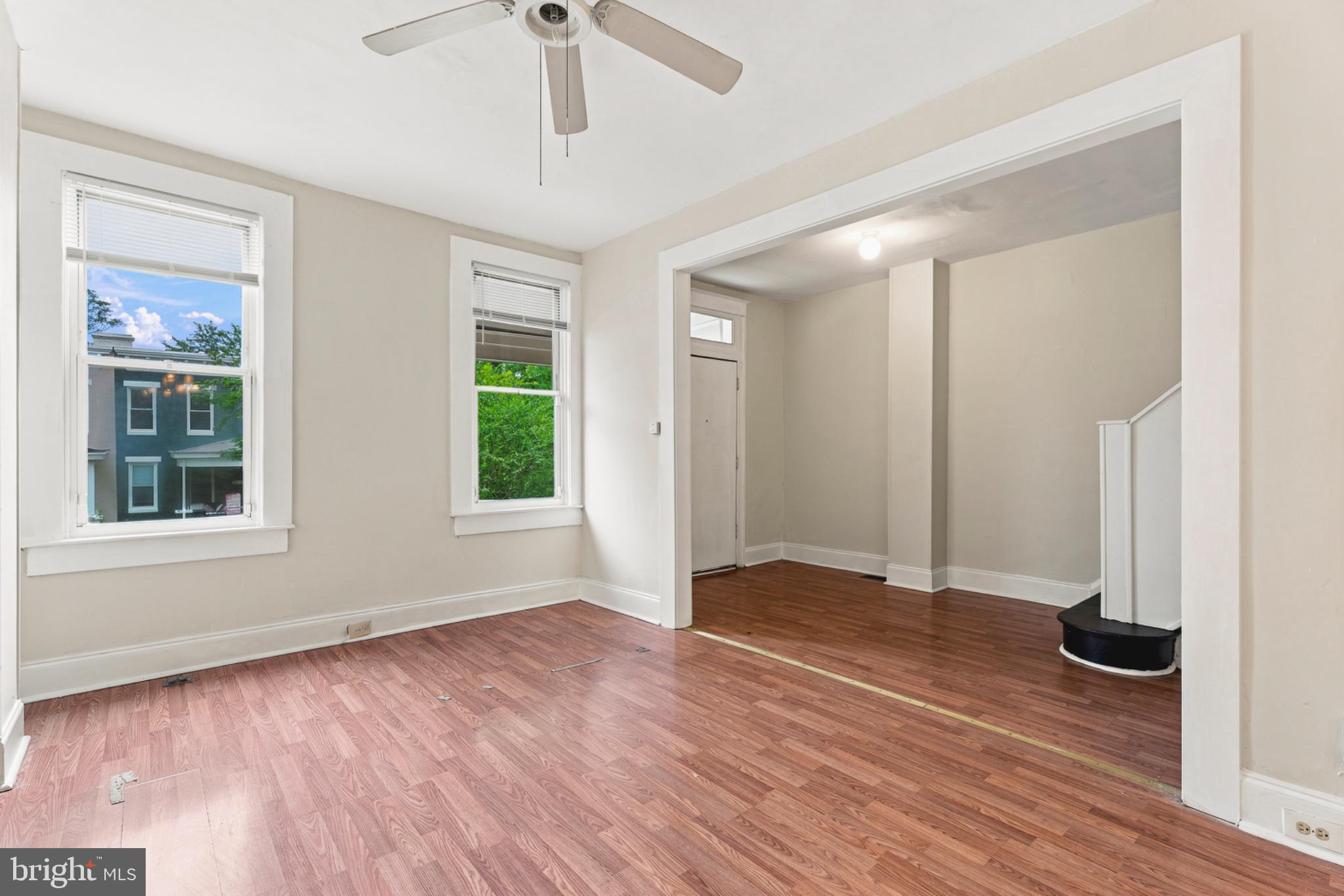 730 Linnard Street Baltimore, MD 21229 - Photo 5 of 31 Bright and airy open living space.