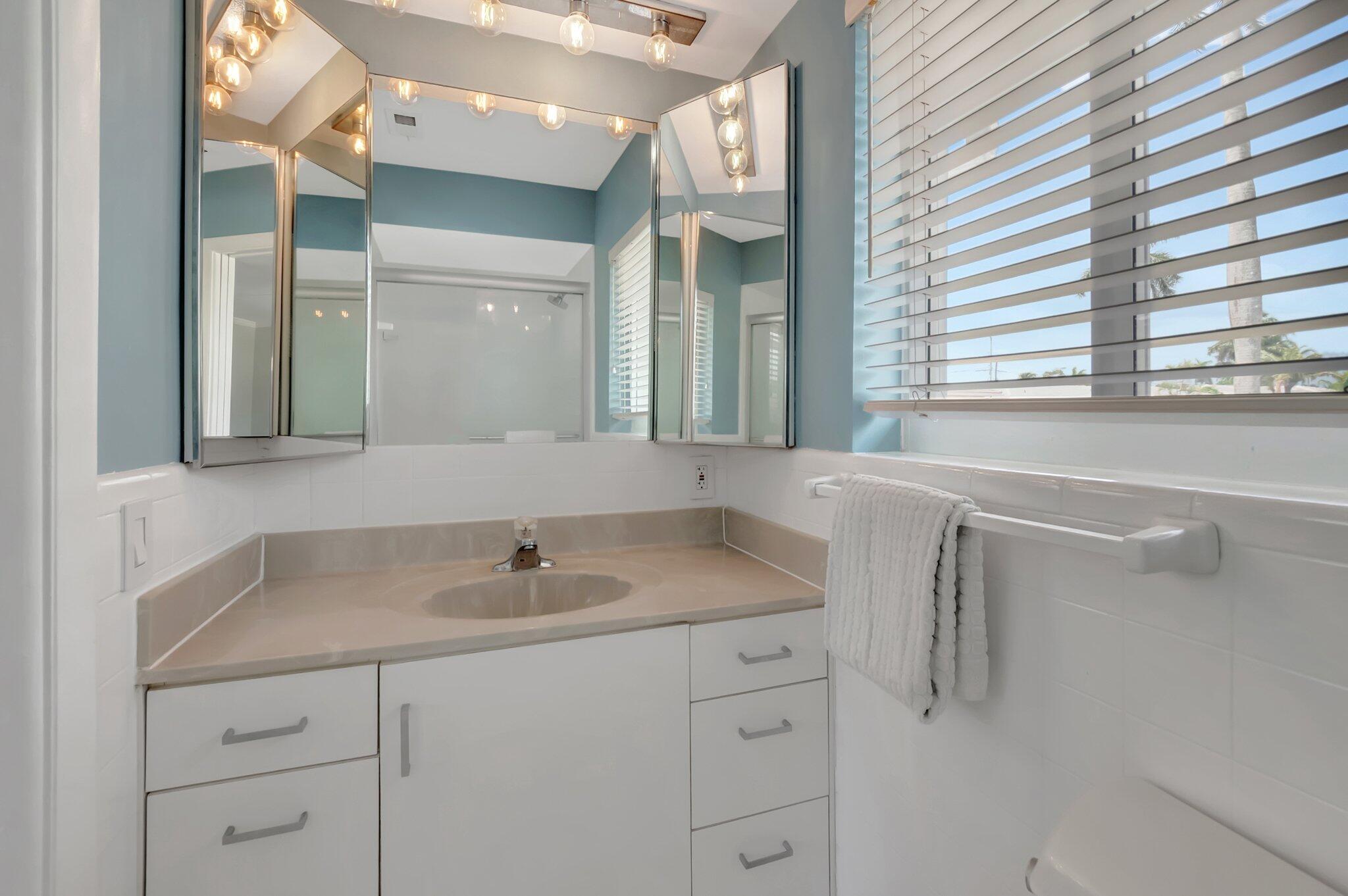 1065 Southwest 13th Street Boca Raton, FL 33486 - Photo 12 of 30 1065 SW 13TH ST.