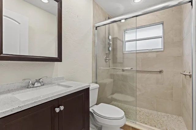 $1,950 | 117 Waterford D, Delray Beach, FL 33446