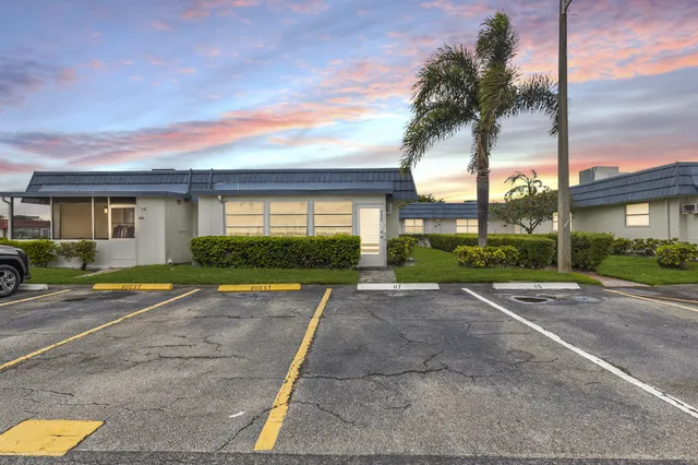 $1,950 | 117 Waterford D, Delray Beach, FL 33446