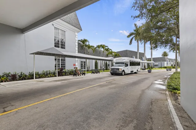 $1,950 | 117 Waterford D, Delray Beach, FL 33446