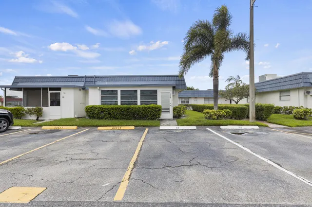 $1,950 | 117 Waterford D, Delray Beach, FL 33446