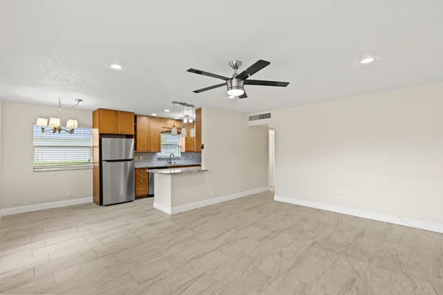 $1,950 | 117 Waterford D, Delray Beach, FL 33446