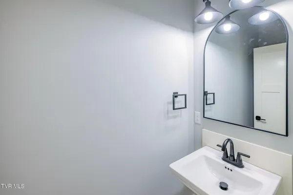 $687,500 | 1036 Cummings Street, Unit 1, Abingdon, VA 24211