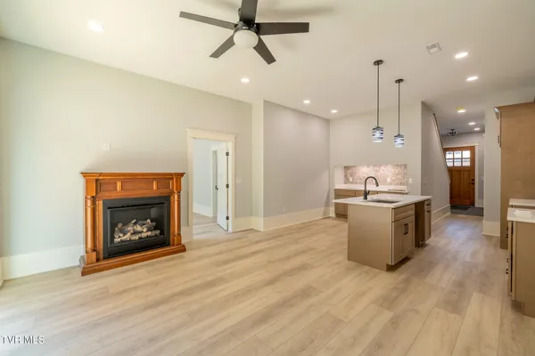 $687,500 | 1036 Cummings Street, Unit 1, Abingdon, VA 24211