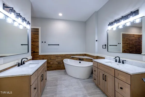 $687,500 | 1036 Cummings Street, Unit 1, Abingdon, VA 24211